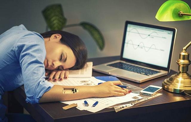 كىچىسى ئۇخلىماسلىق تىرىنى ناچارلاشتۇرۋىتىدۇ ،  بۇنداق ۋاقىتتا قانداق قىلىش كىرەك ؟