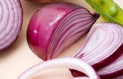 پىيازنىڭ تۇرمۇشتىكى بۇ پايدىلىق تەرەپلىرىنى بىلەمسىز؟